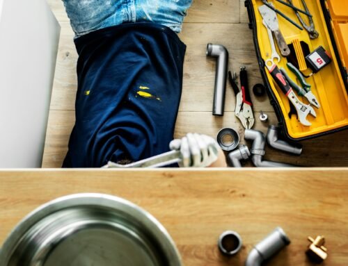 When to Call an Emergency Plumber: A Guide for Woking Residents
